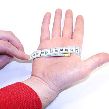 Glove size measurement step 1